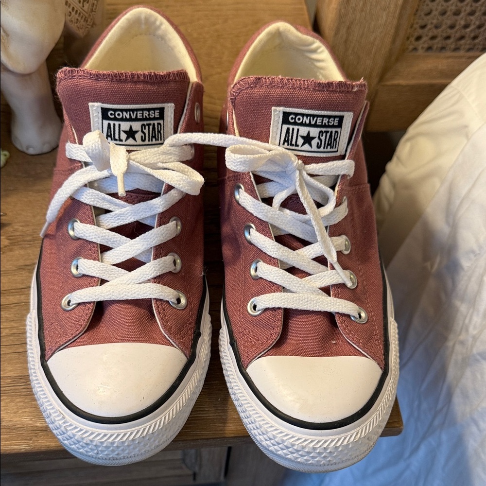 Converse Sneakers in Pink and White